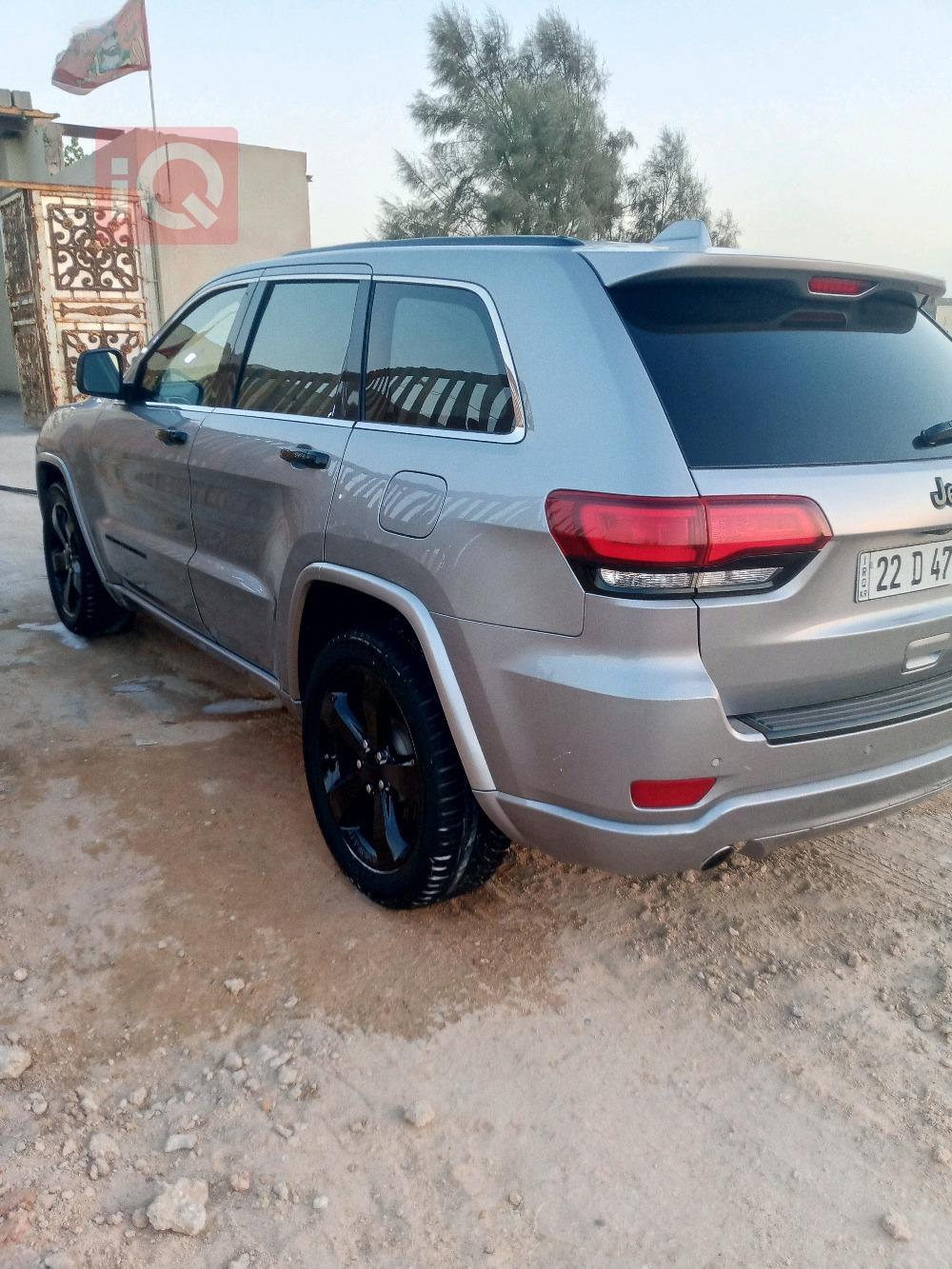 جیپ گراند شیرۆکی